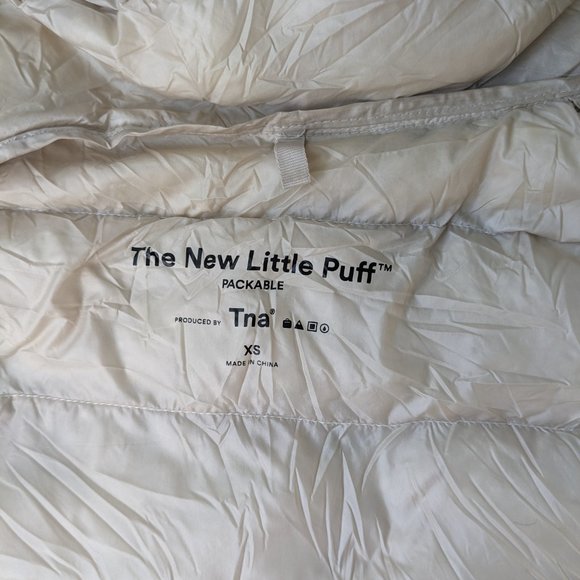 Lightweight cozy packable TNA puffy jacket - Picture 5 of 7